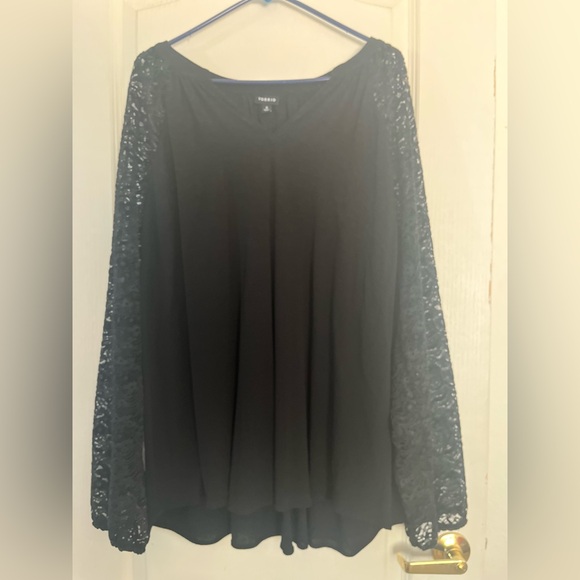 Elegant Black Lace Women's Top - Picture 2 of 7